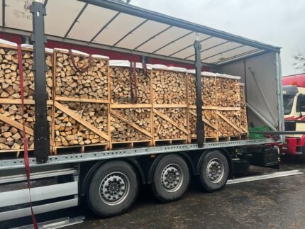 Ganze LKW-Ladung Brennholz (54 RM)