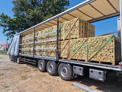 Halb-LKW-Ladung Brennholz (27 RM)